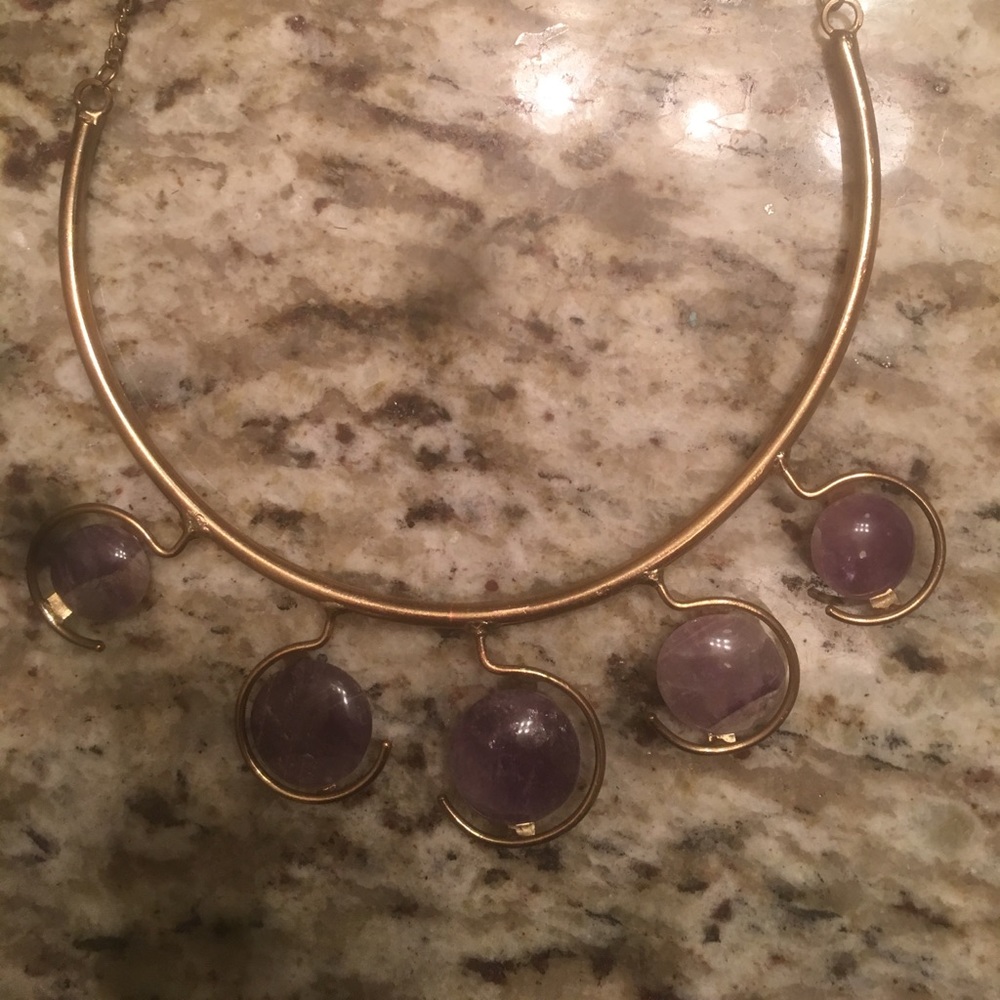 Amethyst and gold necklace.